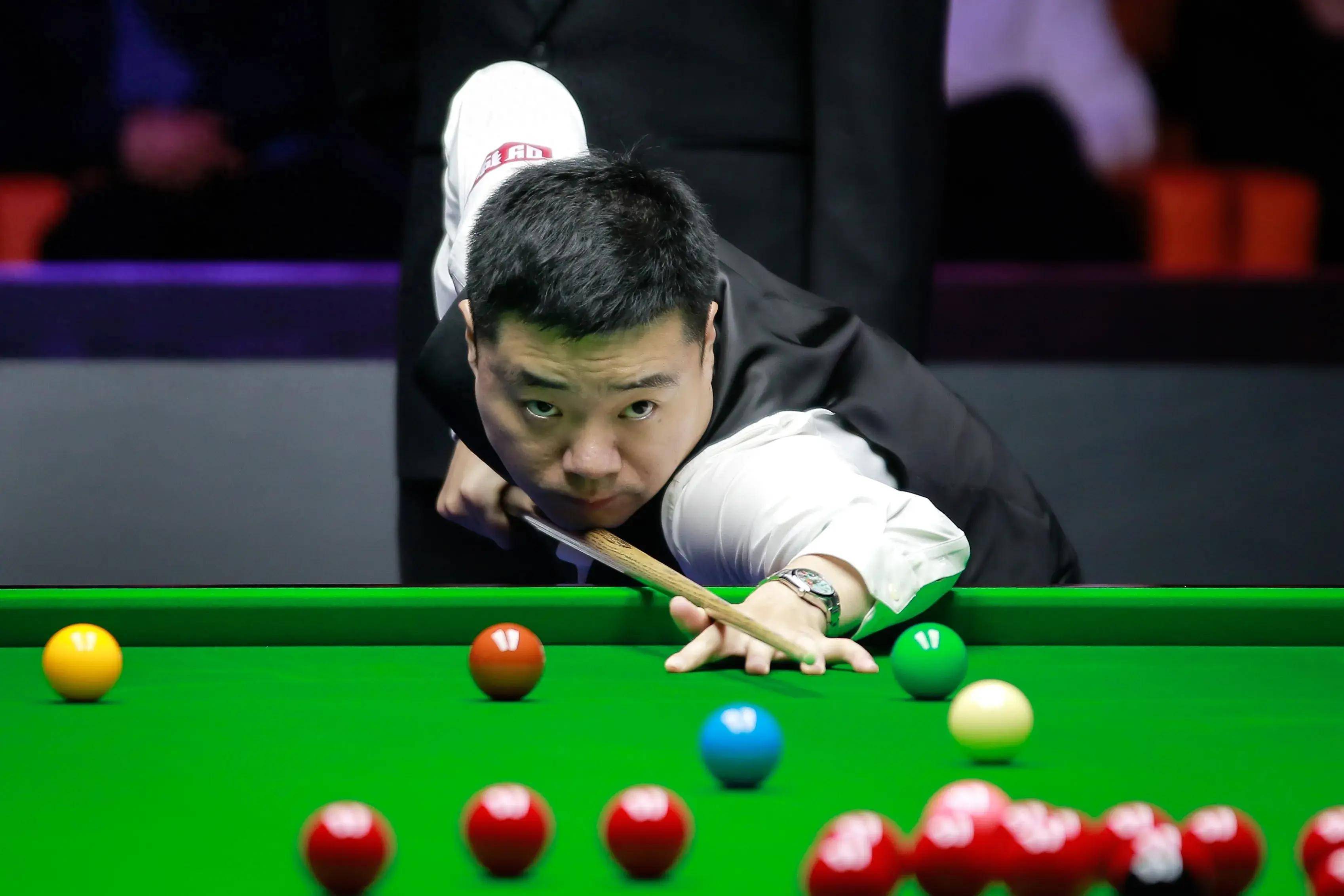 他在攻防两 他在攻防两