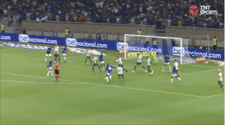 球稍显逊色 球稍显逊色