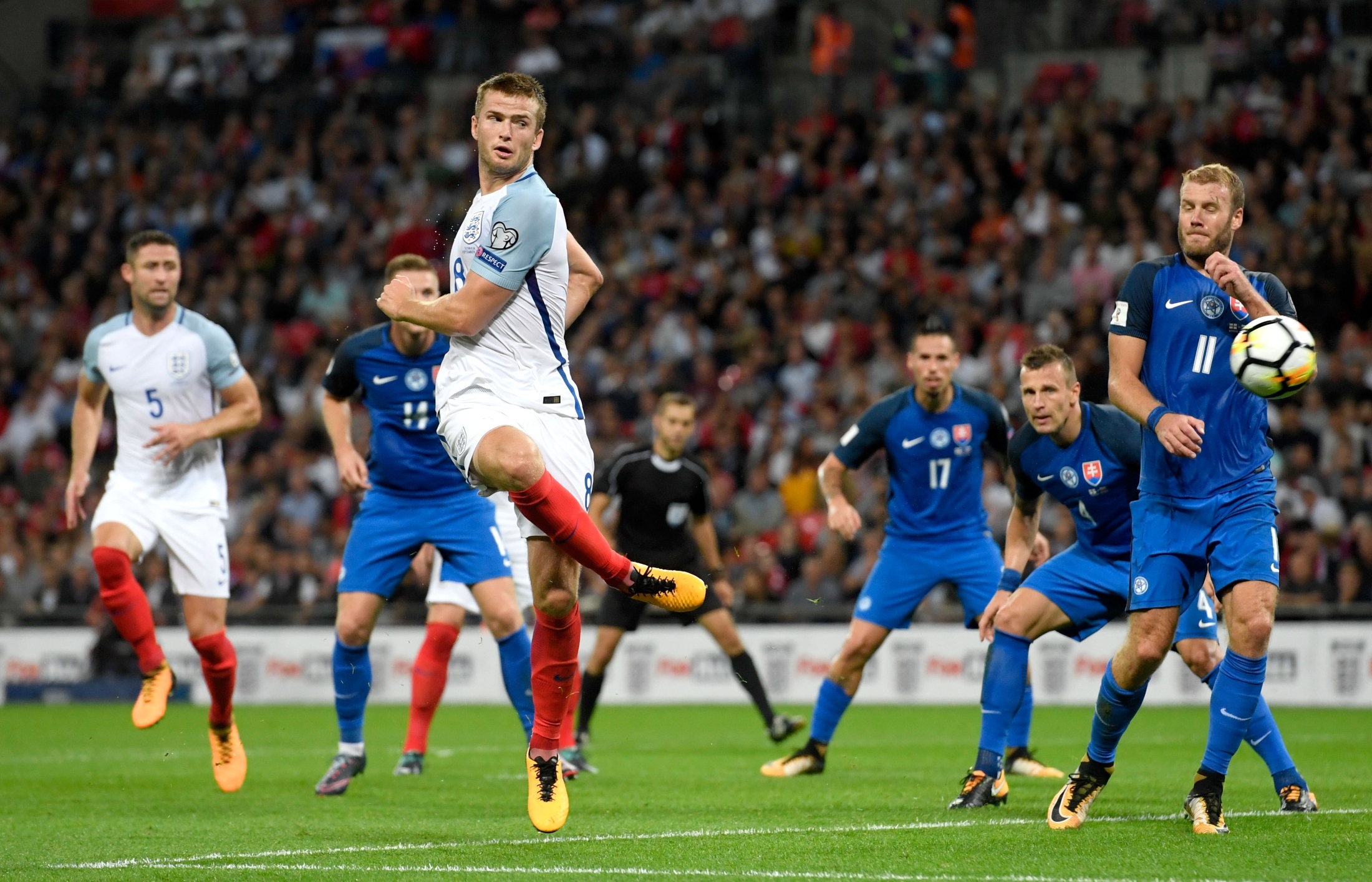 体育连线本台特派记者田源：孙一文泪洒发布会 怕见不到父亲